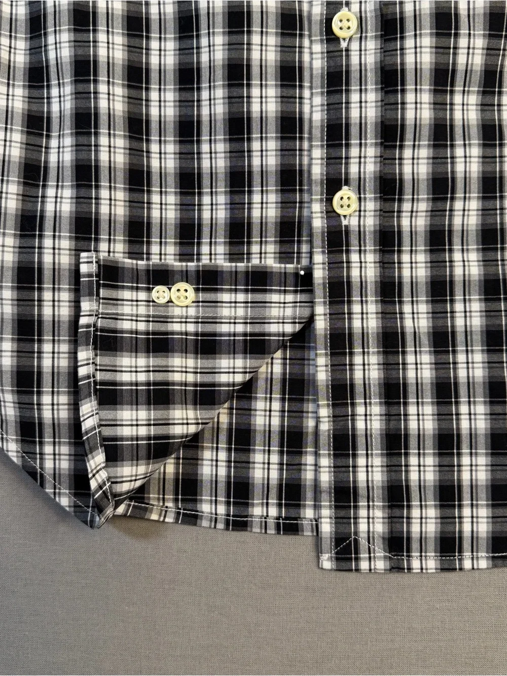 Boys M 10/12 Black & White Plaid Short-Sleeve Button-Down Shirt